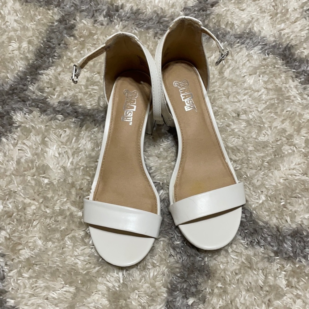 BRASH White Chunky Heel Sz 6